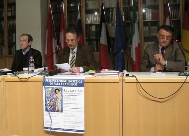 Dibattito sull'Enciclica Laudato si'. Breno, 19.11. 2015 con: mons. Giacomo Canobbio, Claudio Bragaglio. Introduzione del presidente del Circolo Ghislandi, Pierluigi Milani